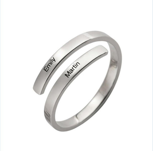 Custom matching couple name band ring with open style