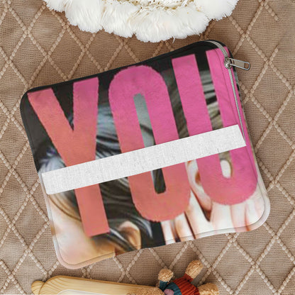 Detailed view of the foldable photo cushion cover.