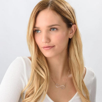 Woman wearing personalized infinity name necklace,custom names.